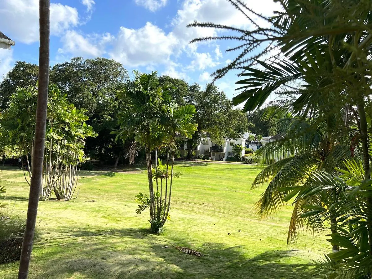 Rockley Golf 810 Is A 2 Bedroom, 2 Bathroom 1St Floor Apartment With Pool Saint James